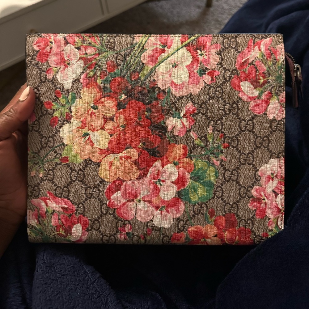 GG Supreme Monogram Blooms Large Cosmetic Case Beige Multicolor Dry Rose